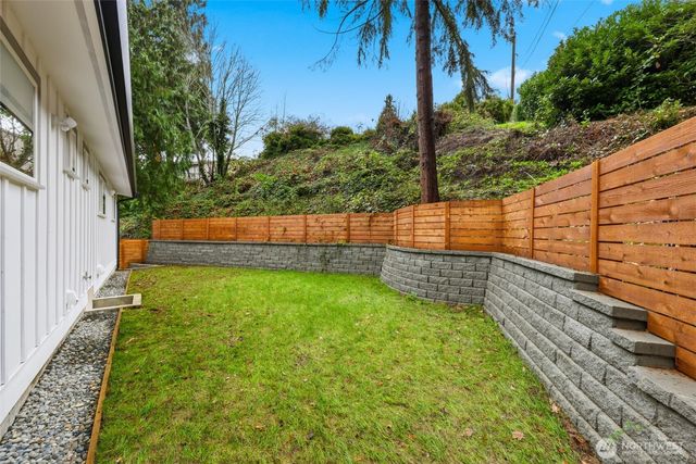 19531 55th Avenue NE, Lake Forest Park, WA 98155