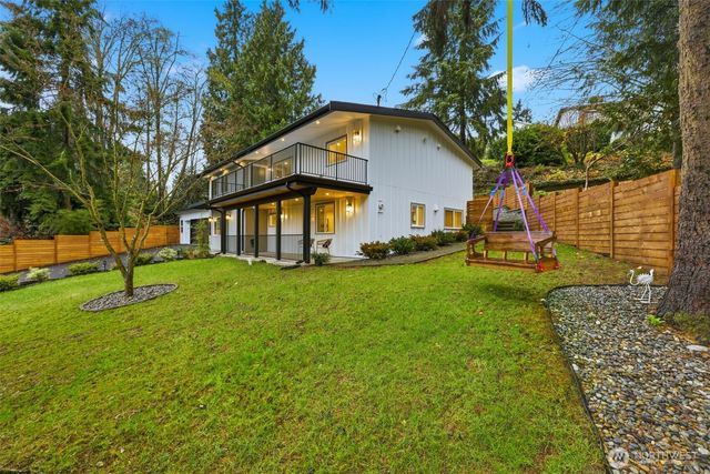 19531 55th Avenue NE, Lake Forest Park, WA 98155