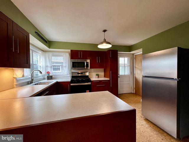 1191 SHOREHAM RD, Camp Hill, PA 17011