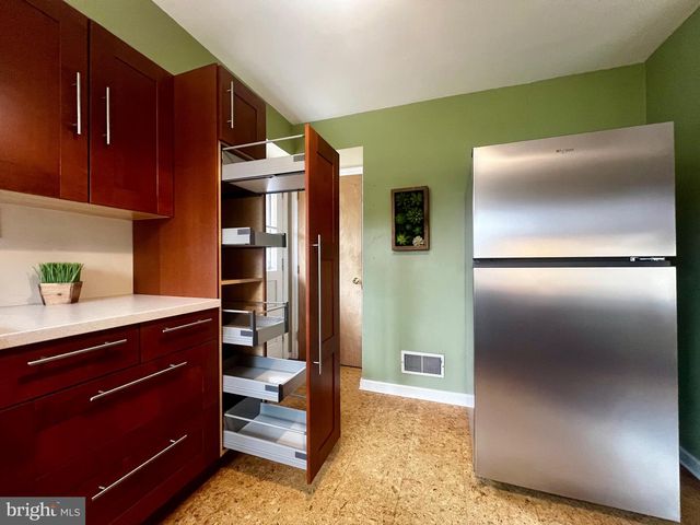 1191 SHOREHAM RD, Camp Hill, PA 17011