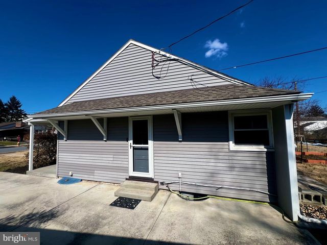 1191 SHOREHAM RD, Camp Hill, PA 17011