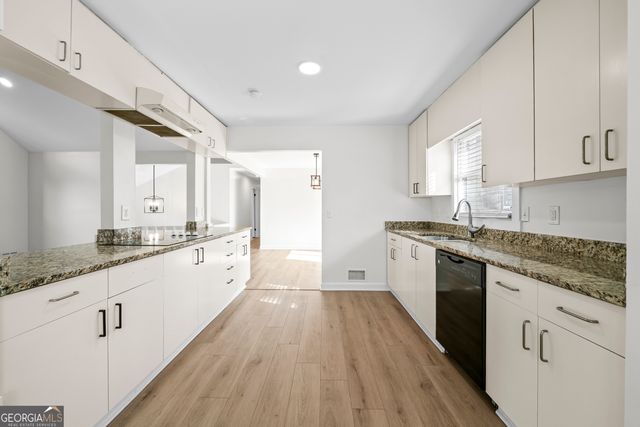 85 Geraldine Drive SE, Smyrna, GA 30082