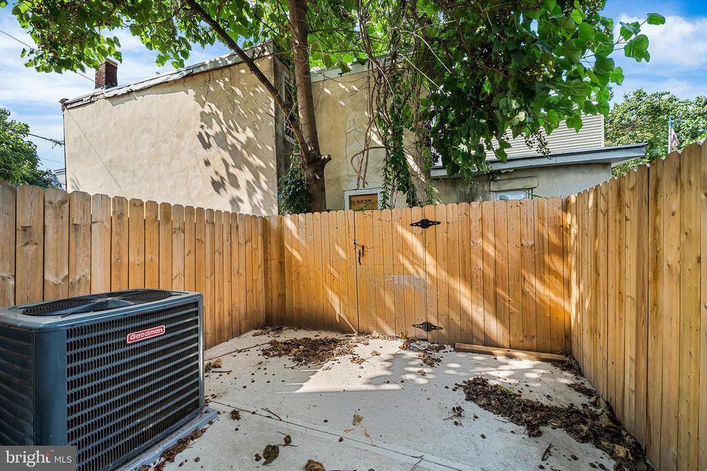127 E CUMBERLAND ST, Philadelphia, PA 19125