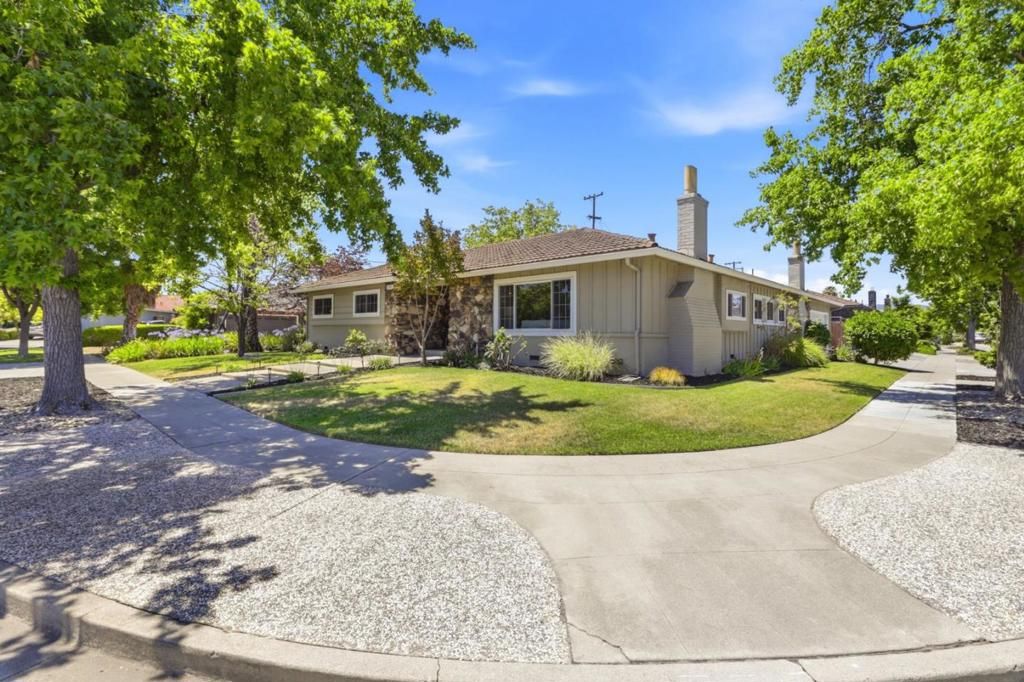 Image 2 of property listing at 3311 Beacon Lane, San Jose, CA 95118