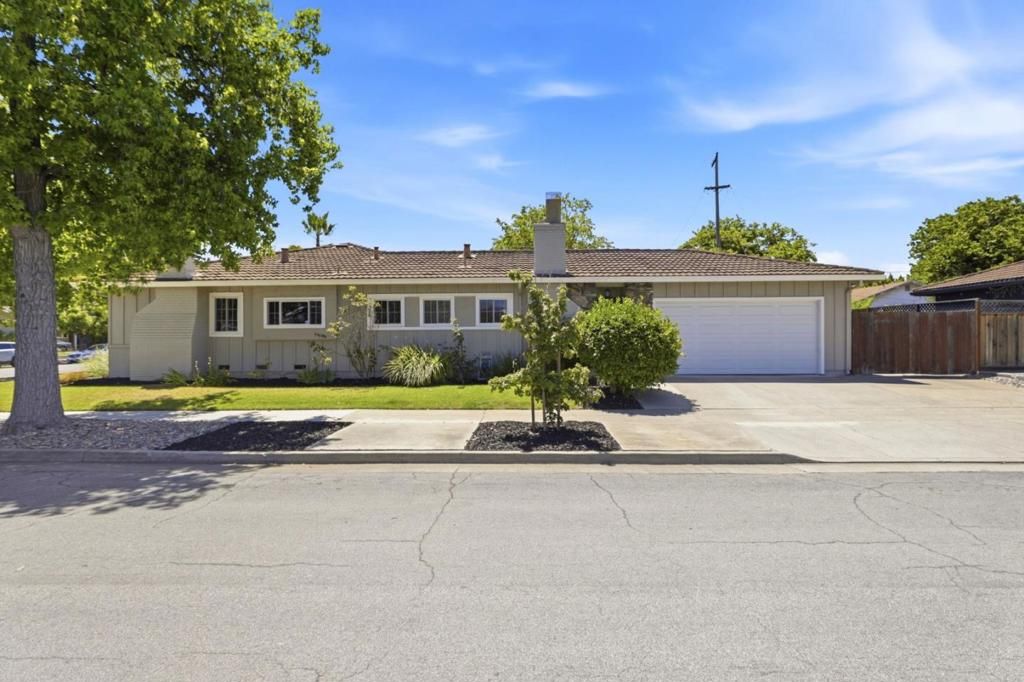 Image 3 of property listing at 3311 Beacon Lane, San Jose, CA 95118