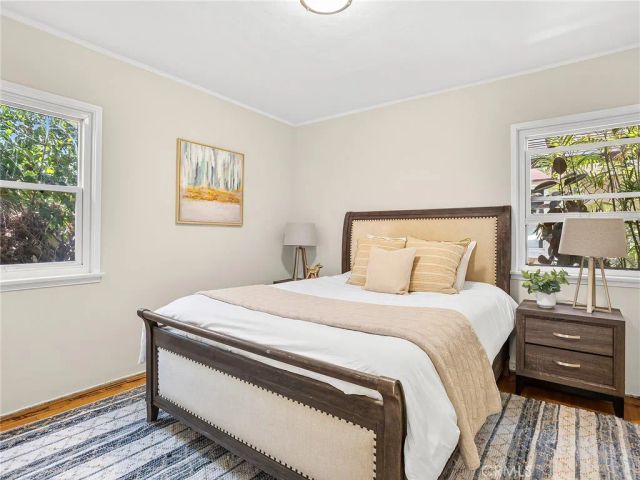 524 S Bel Aire Drive, Burbank, CA 91501