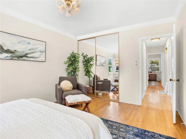 524 S Bel Aire Drive, Burbank, CA 91501