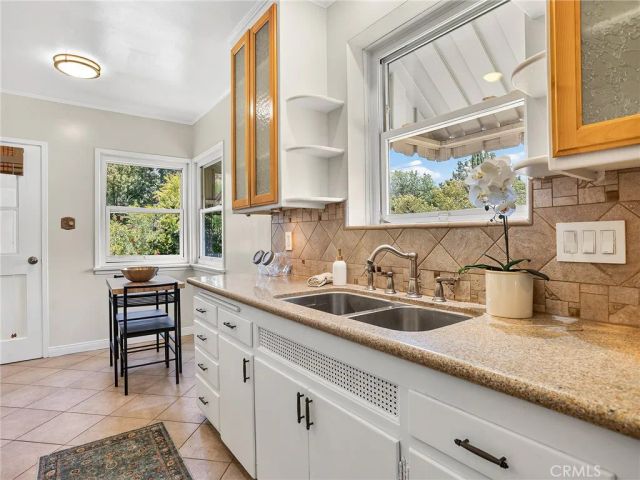 524 S Bel Aire Drive, Burbank, CA 91501