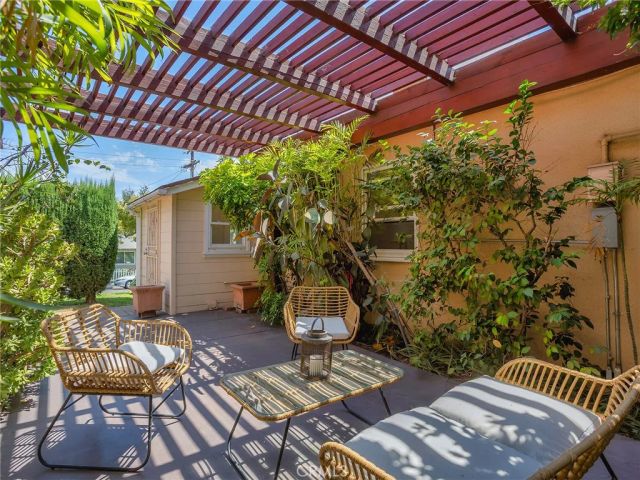 524 S Bel Aire Drive, Burbank, CA 91501