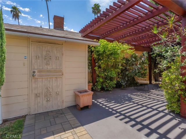 524 S Bel Aire Drive, Burbank, CA 91501