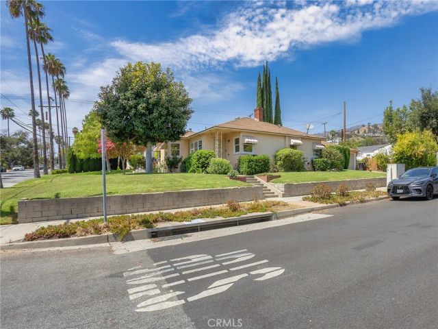 524 S Bel Aire Drive, Burbank, CA 91501