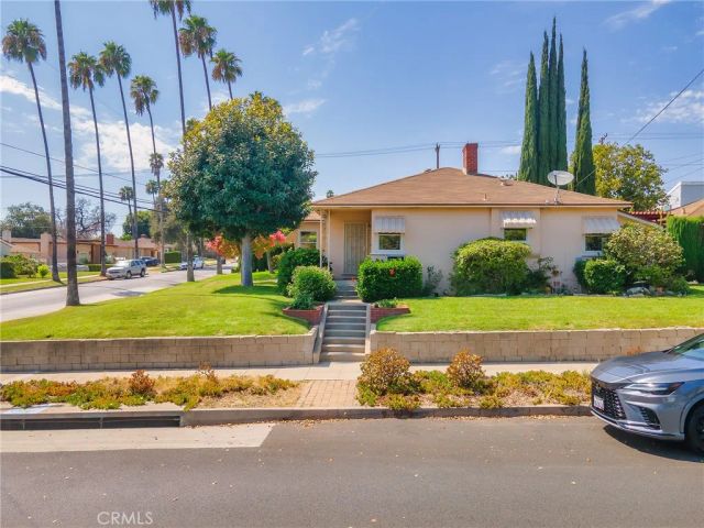 524 S Bel Aire Drive, Burbank, CA 91501
