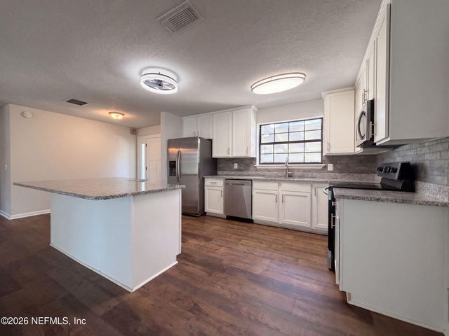 4040 SIERRA MADRE Drive S, Jacksonville, FL 32217