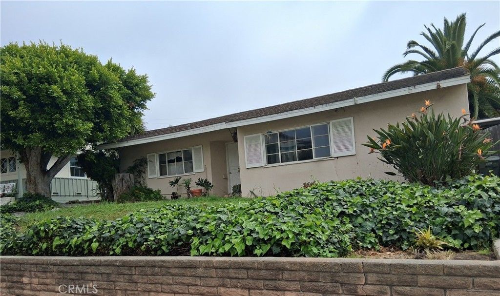 Image 2 of property listing at 221 W Paseo De Cristobal, San Clemente, CA 92672