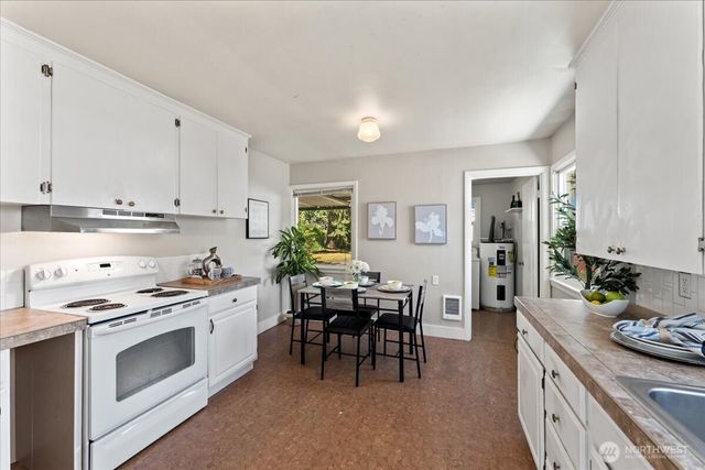 8618 Tacoma Avenue S, Tacoma, WA 98444
