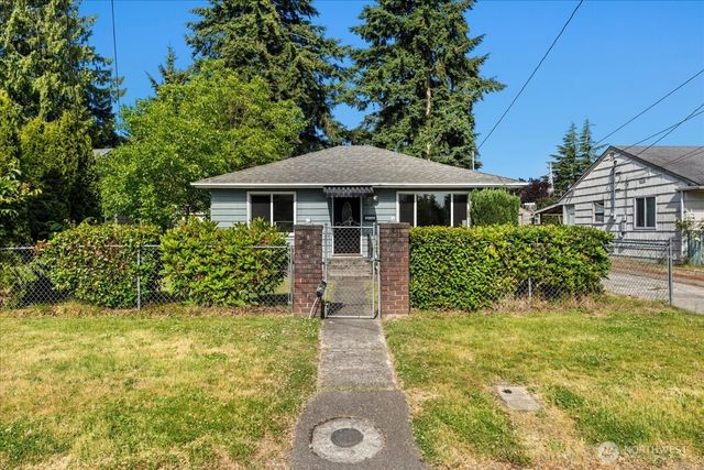8618 Tacoma Avenue S, Tacoma, WA 98444