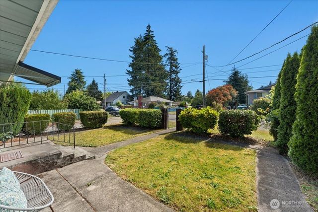 8618 Tacoma Avenue S, Tacoma, WA 98444