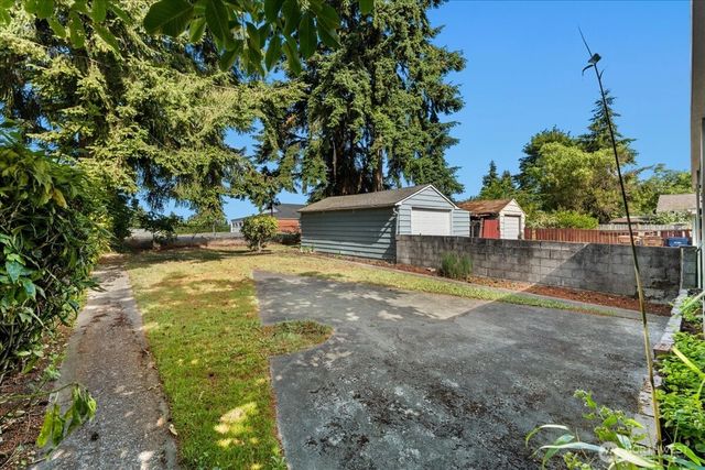 8618 Tacoma Avenue S, Tacoma, WA 98444