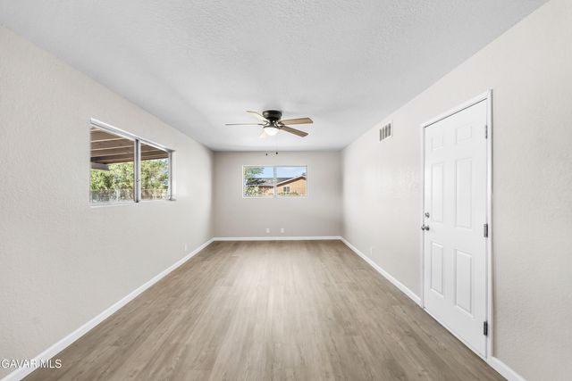 10157 E Ave R 8, Littlerock, CA 93543