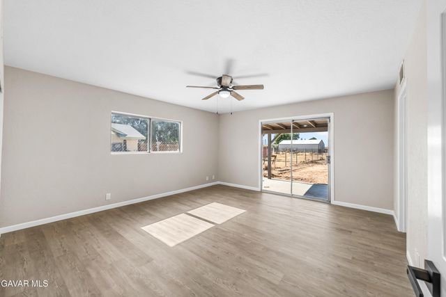 10157 E Ave R 8, Littlerock, CA 93543