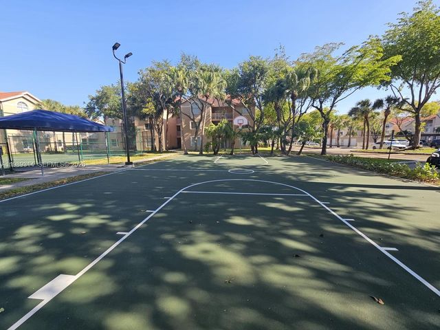 15771 SW 106th Ter 204, Miami, FL 33196