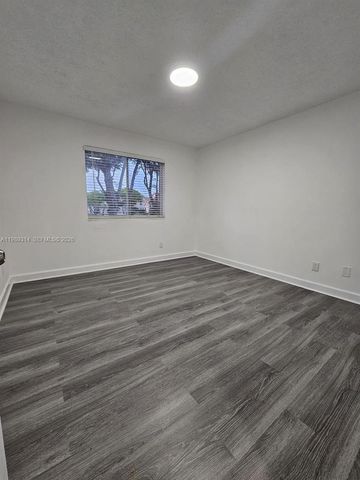 15771 SW 106th Ter 204, Miami, FL 33196