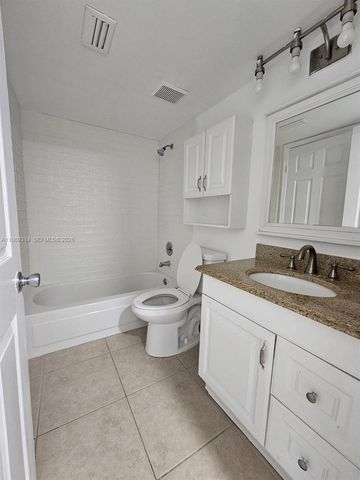 15771 SW 106th Ter 204, Miami, FL 33196