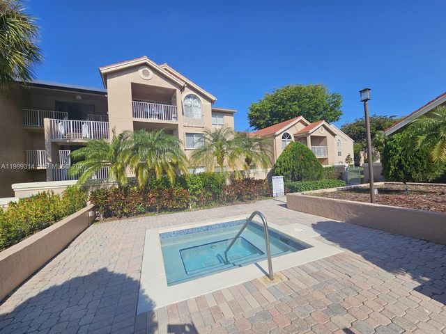 15771 SW 106th Ter 204, Miami, FL 33196