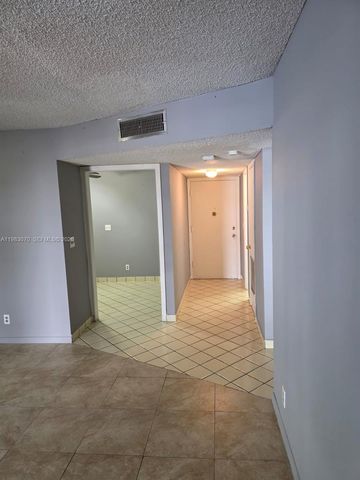 2061 NW 47th Ter 111, Lauderhill, FL 33313