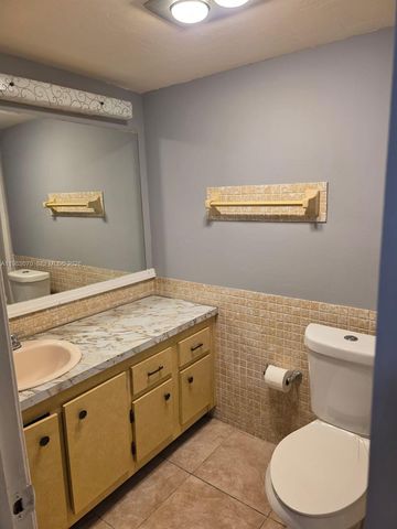 2061 NW 47th Ter 111, Lauderhill, FL 33313