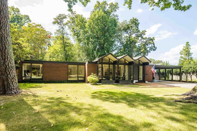 431 E ERWIN DR, Memphis, TN 38117