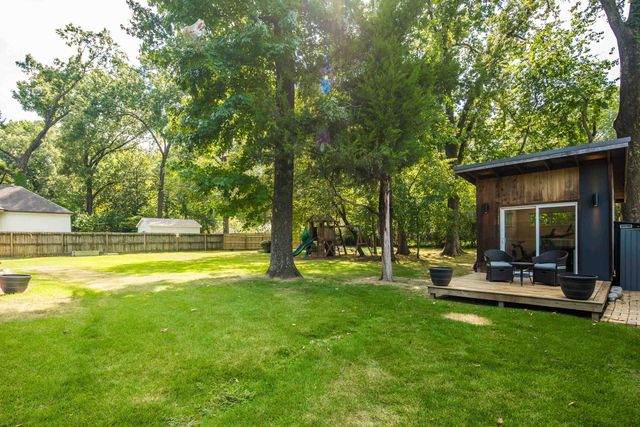431 E ERWIN DR, Memphis, TN 38117