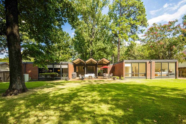 431 E ERWIN DR, Memphis, TN 38117