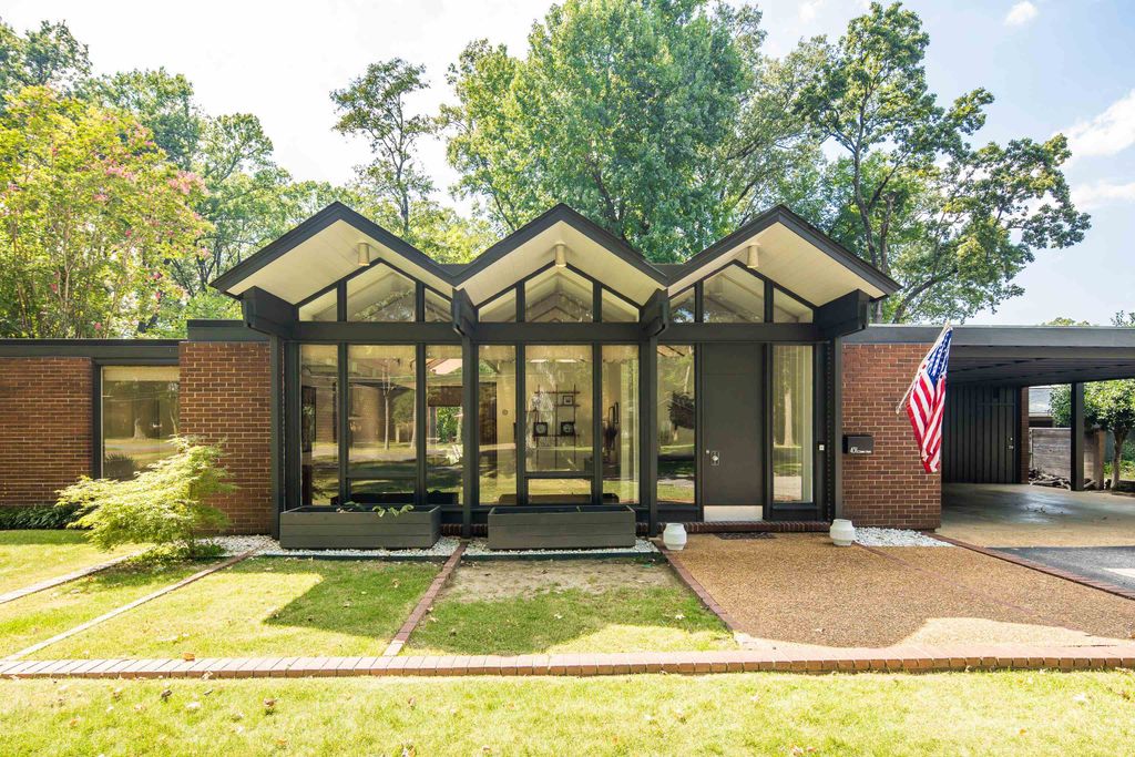 431 E ERWIN DR, Memphis, TN 38117