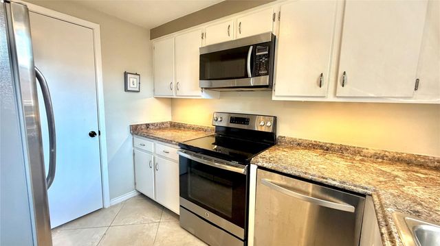 11710 Southlake Drive 16, Houston, TX 77077