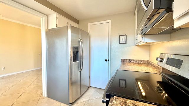 11710 Southlake Drive 16, Houston, TX 77077