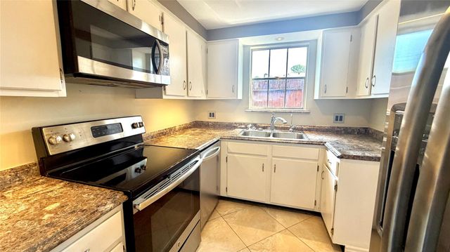 11710 Southlake Drive 16, Houston, TX 77077