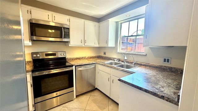 11710 Southlake Drive 16, Houston, TX 77077