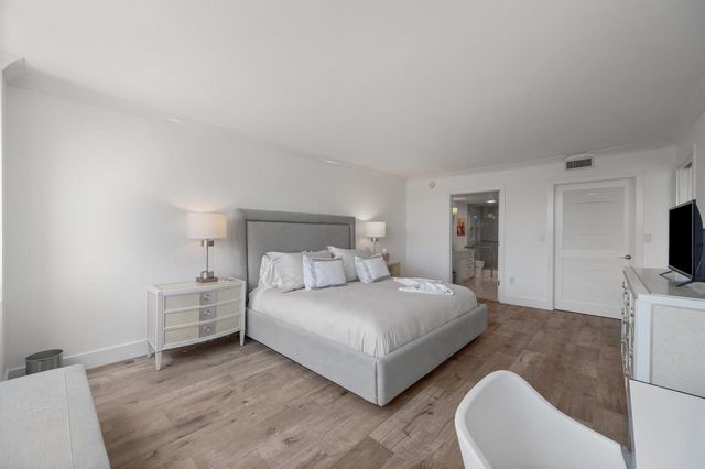 2773 S Ocean Boulevard 410, Palm Beach, FL 33480