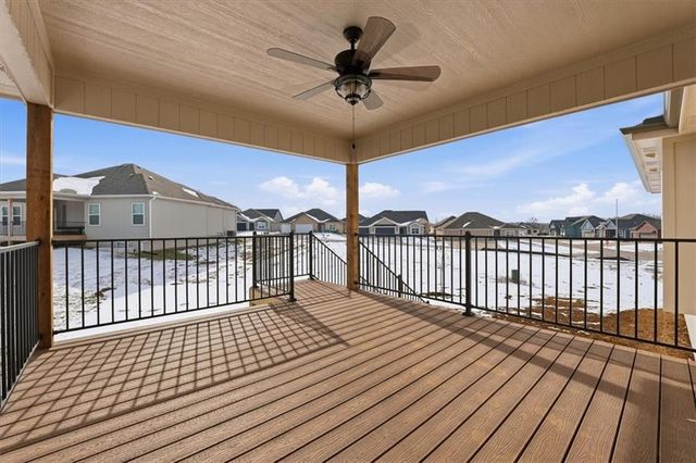 22915 S Ridgeview Drive, Peculiar, MO 64078