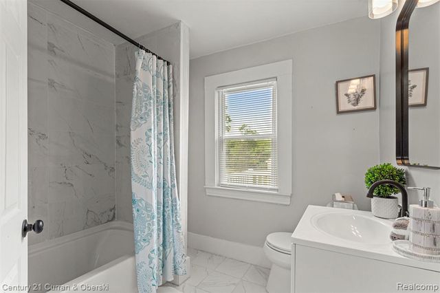 3917 Bewick Street, Detroit, MI 48214