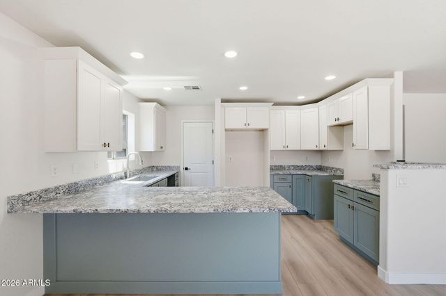 1340 E PRYOR Road, San Tan Valley, AZ 85140