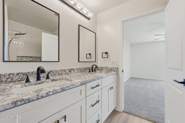 1340 E PRYOR Road, San Tan Valley, AZ 85140