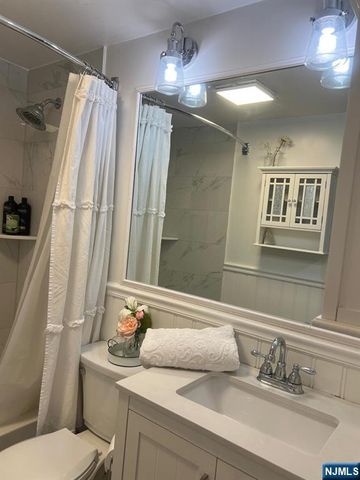 6 Cedar Street, Pompton Lakes, NJ 07442