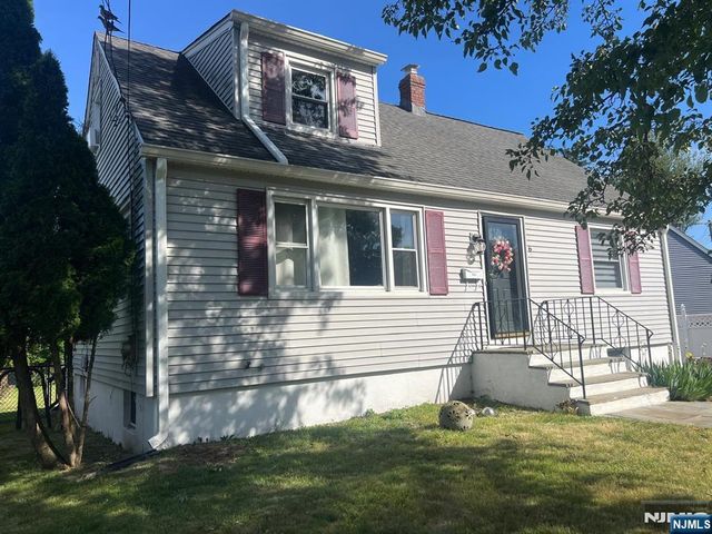 6 Cedar Street, Pompton Lakes, NJ 07442