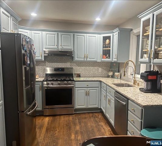 6 Cedar Street, Pompton Lakes, NJ 07442