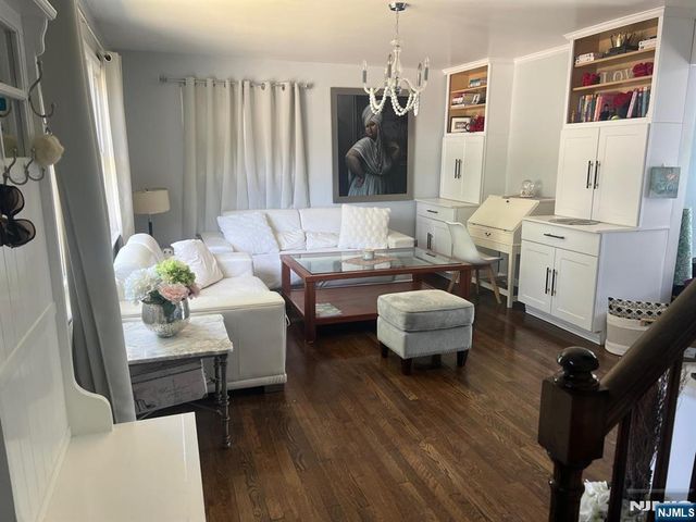 6 Cedar Street, Pompton Lakes, NJ 07442