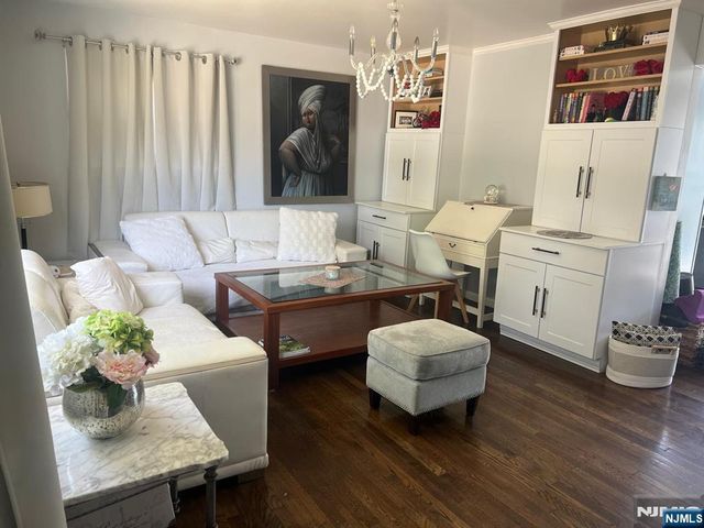 6 Cedar Street, Pompton Lakes, NJ 07442