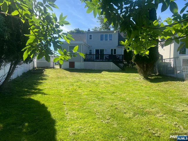 6 Cedar Street, Pompton Lakes, NJ 07442