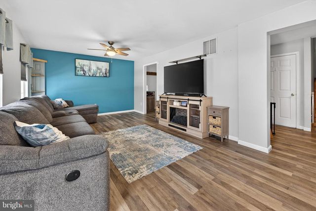 13 POWDER LN, Burlington, NJ 08016